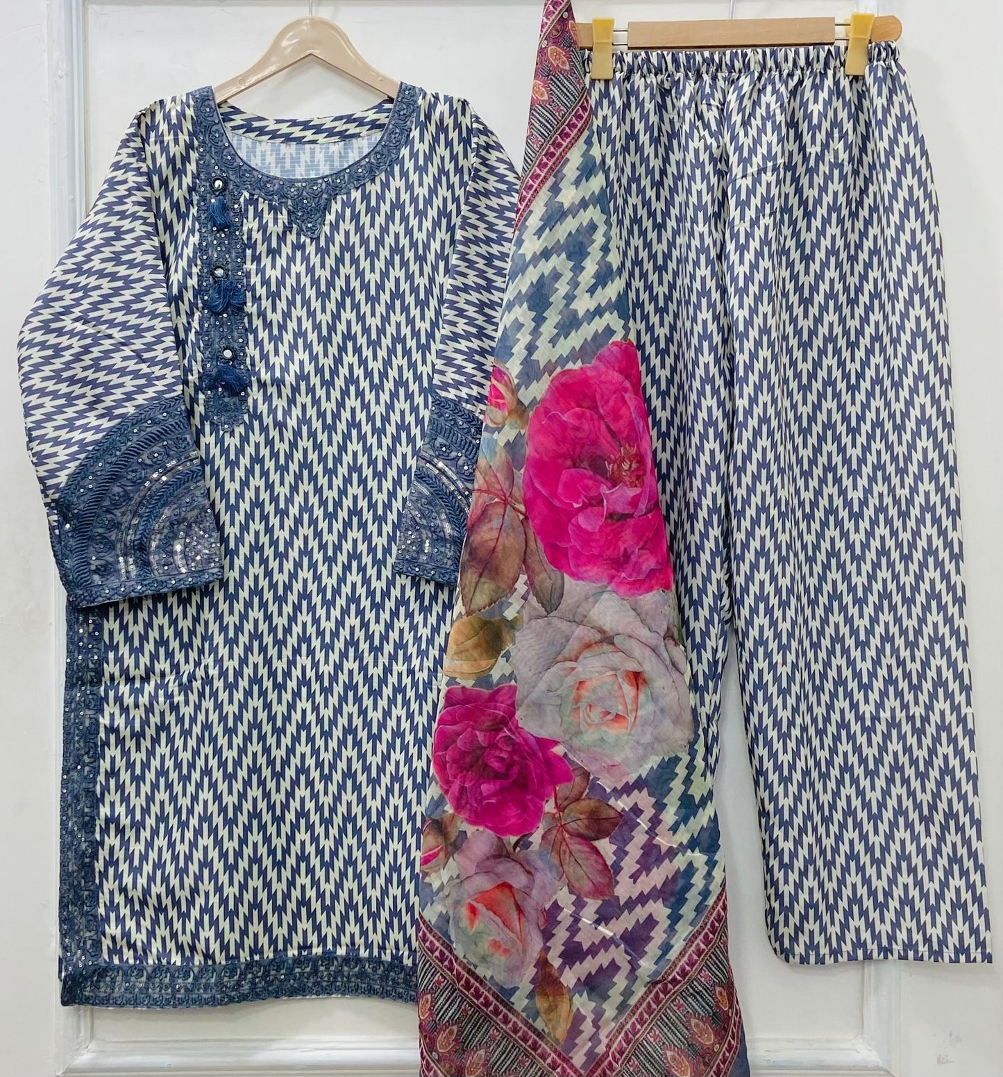 Tulip Floral 2 & 3-Piece Suit