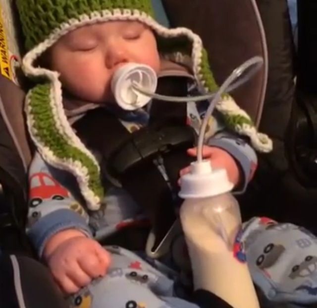 Premium Anti-Colic Hands Free Feeder 240ml