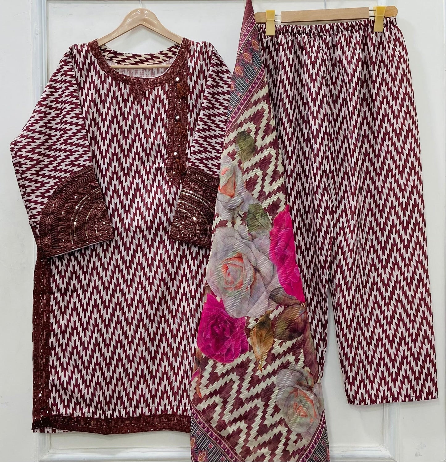 Tulip Floral 2 & 3-Piece Suit