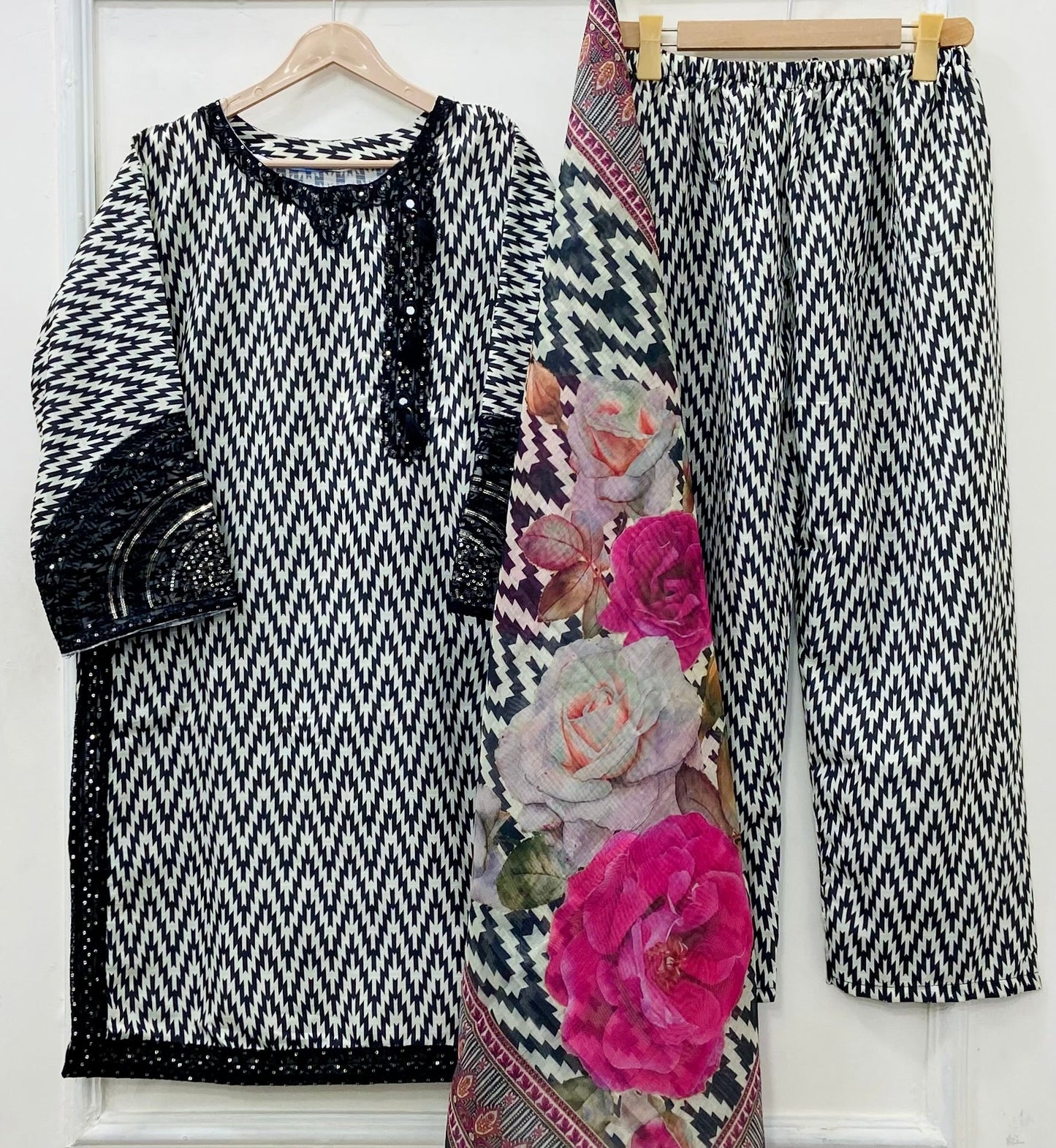 Tulip Floral 2 & 3-Piece Suit